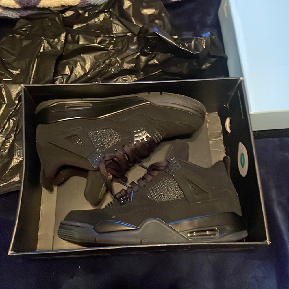 JORDAN 4 BLACK CAT